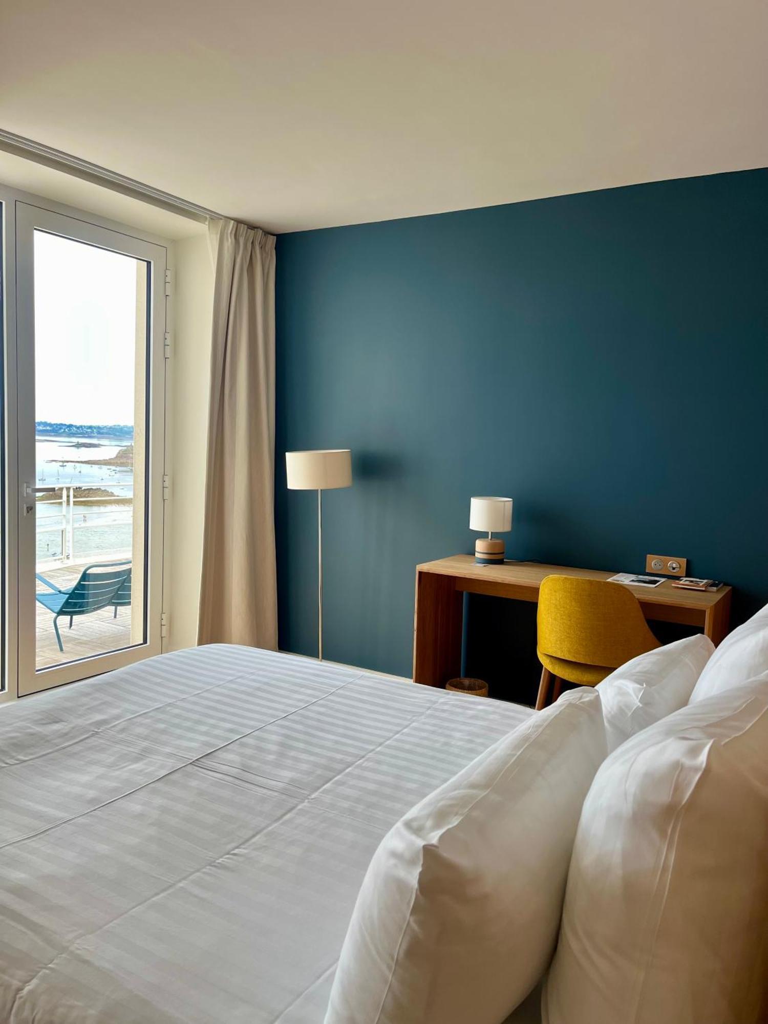 Logis Hotel De Carantec Eksteriør billede