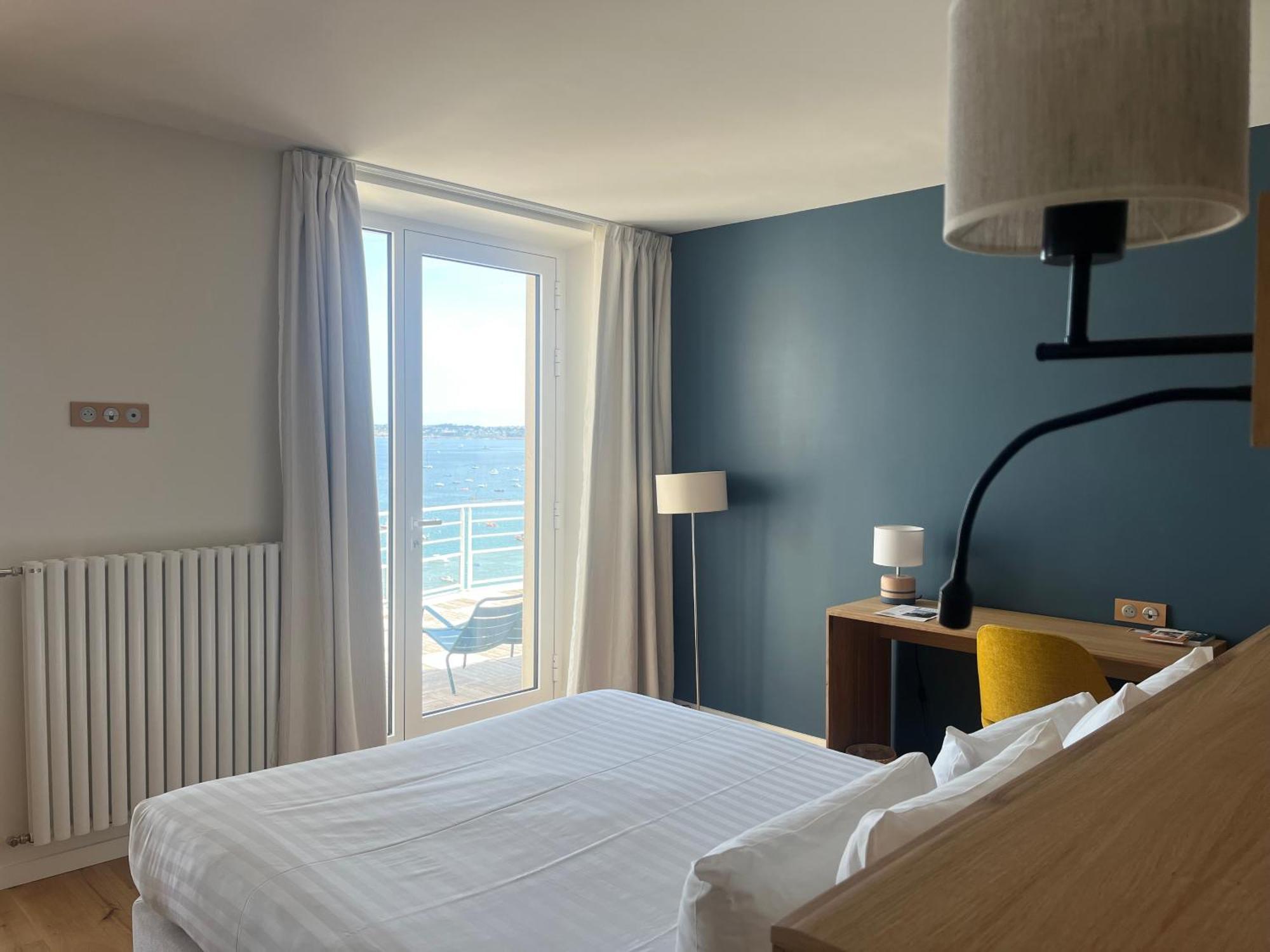 Logis Hotel De Carantec Eksteriør billede
