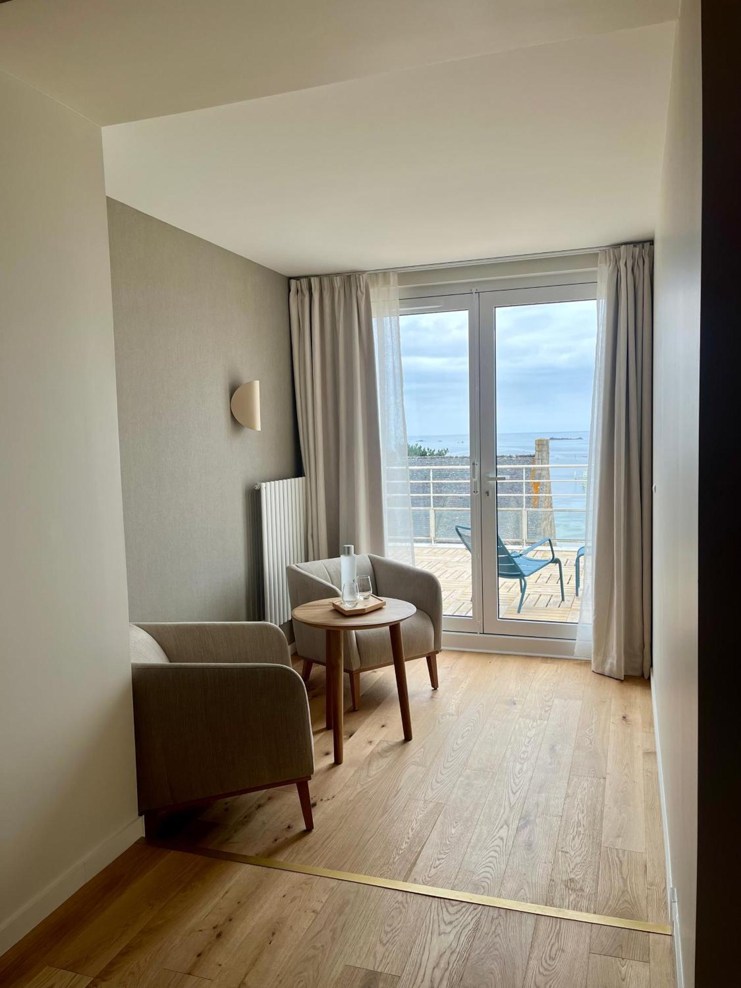 Logis Hotel De Carantec Eksteriør billede