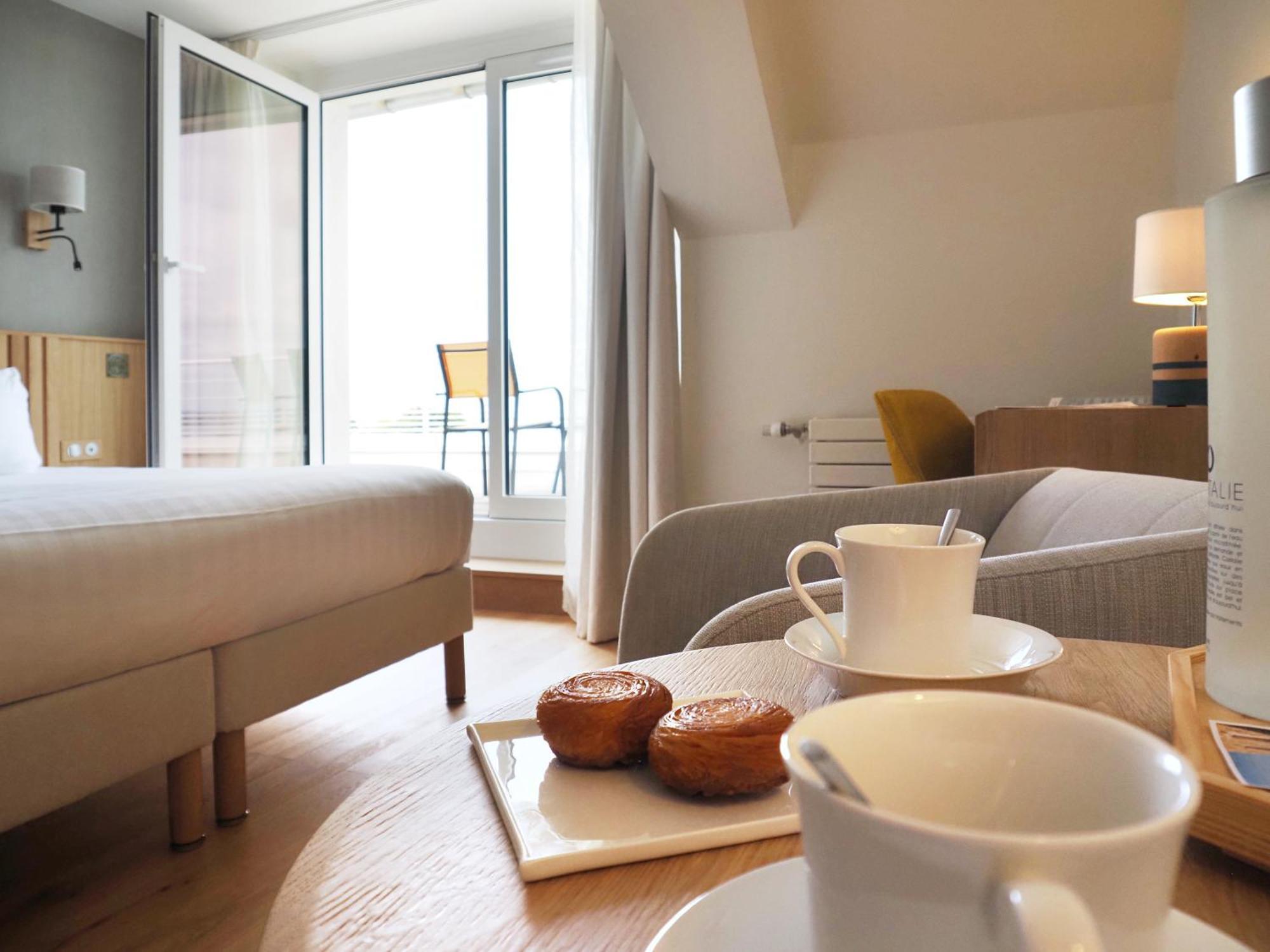 Logis Hotel De Carantec Eksteriør billede