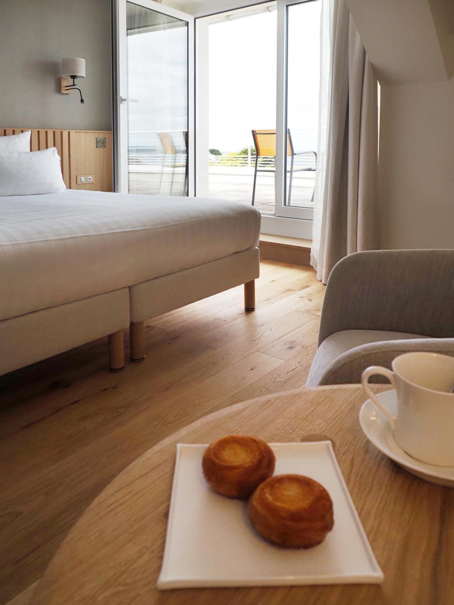 Logis Hotel De Carantec Eksteriør billede